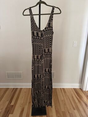 UO | Sleeveless Black and Cream Geometric Maxi Dress